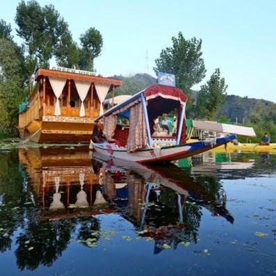 Hotel Green View Group Of Houseboats Srīnagar Exterior foto